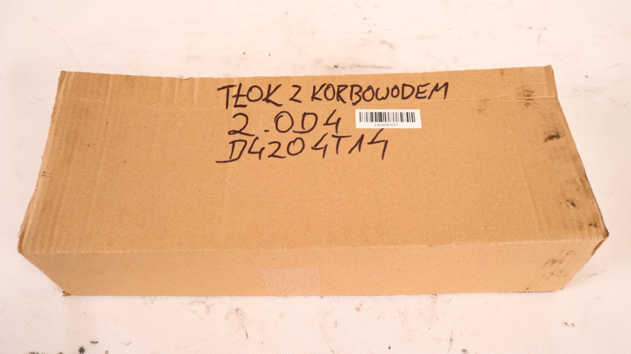 VOLVO XC60 II 2.0 D4 TŁOK Z KORBOWODEM D4204T14