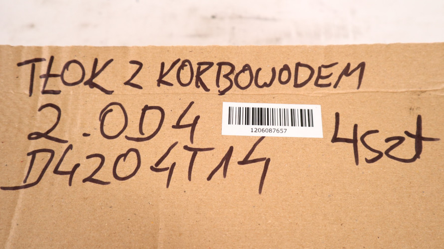 VOLVO XC60 II 2.0 D4 TŁOK Z KORBOWODEM D4204T14