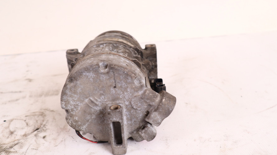 VOLVO V70 II 2.4 D5 SPRĘŻARKA KLIMATYZACJI D5244T5