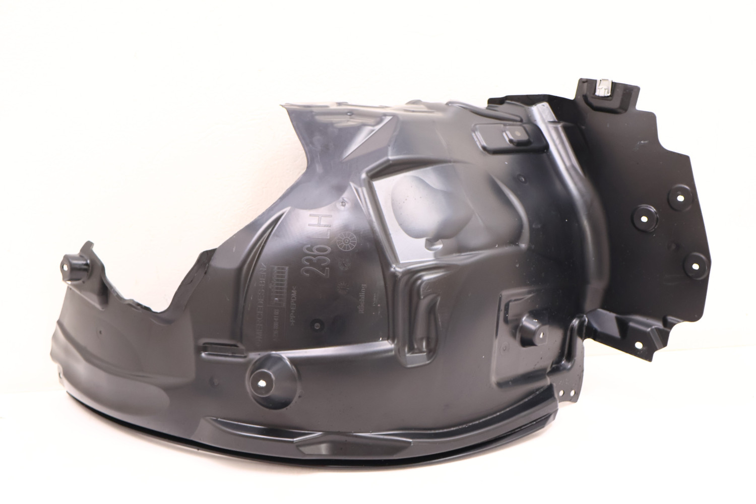 MERCEDES-BENZ CLE A236 NADKOLE LEWE PRZÓD A2368804103
