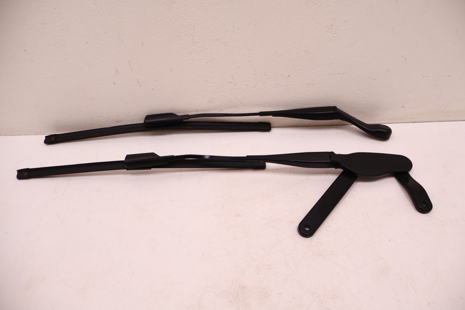MERCEDES-BENZ CLE A236 RAMIONA WYCIERACZEK A2068240200