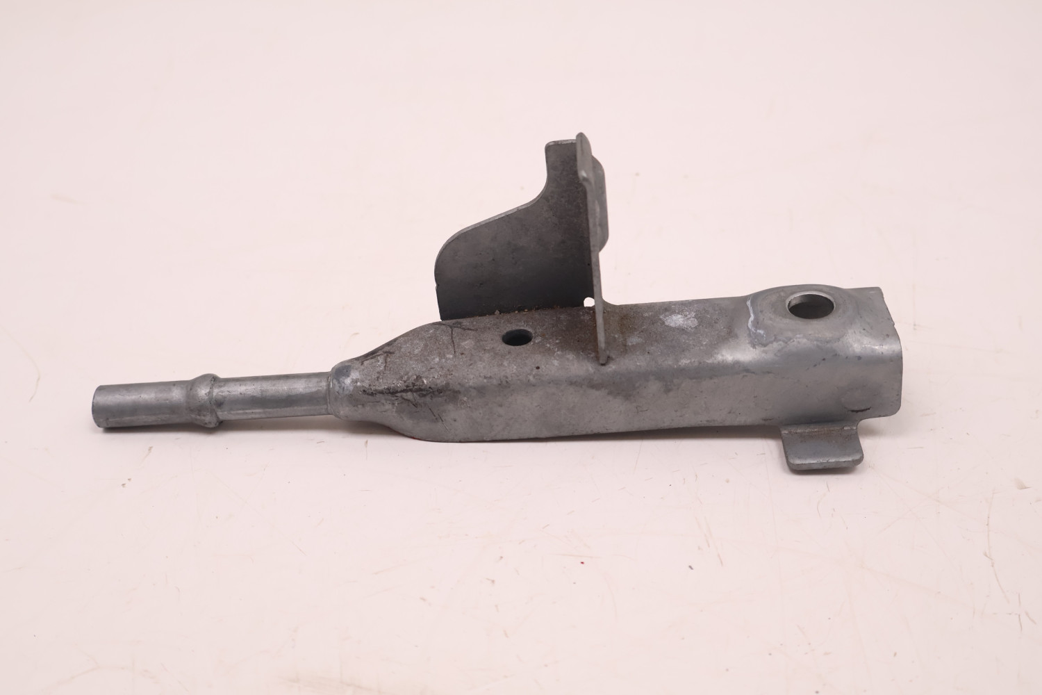 MERCEDES-BENZ CLE A236 WIESZAK TŁUMIKA PRAWY A2064904001