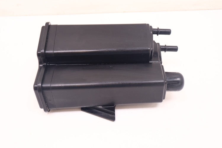 MERCEDES-BENZ CLE A236 300 4MATIC FILTR WĘGLOWY A0004703300