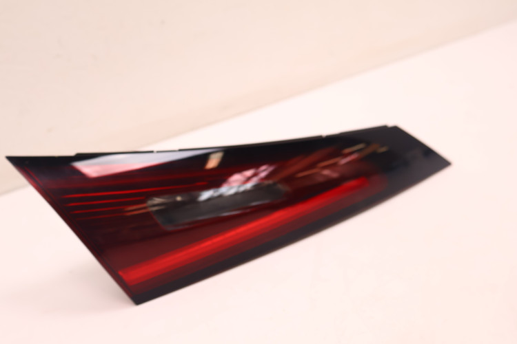 MERCEDES-BENZ CLE A236 LAMPA KLAPY BAGAŻNIKA LEWA TYŁ A2549065302