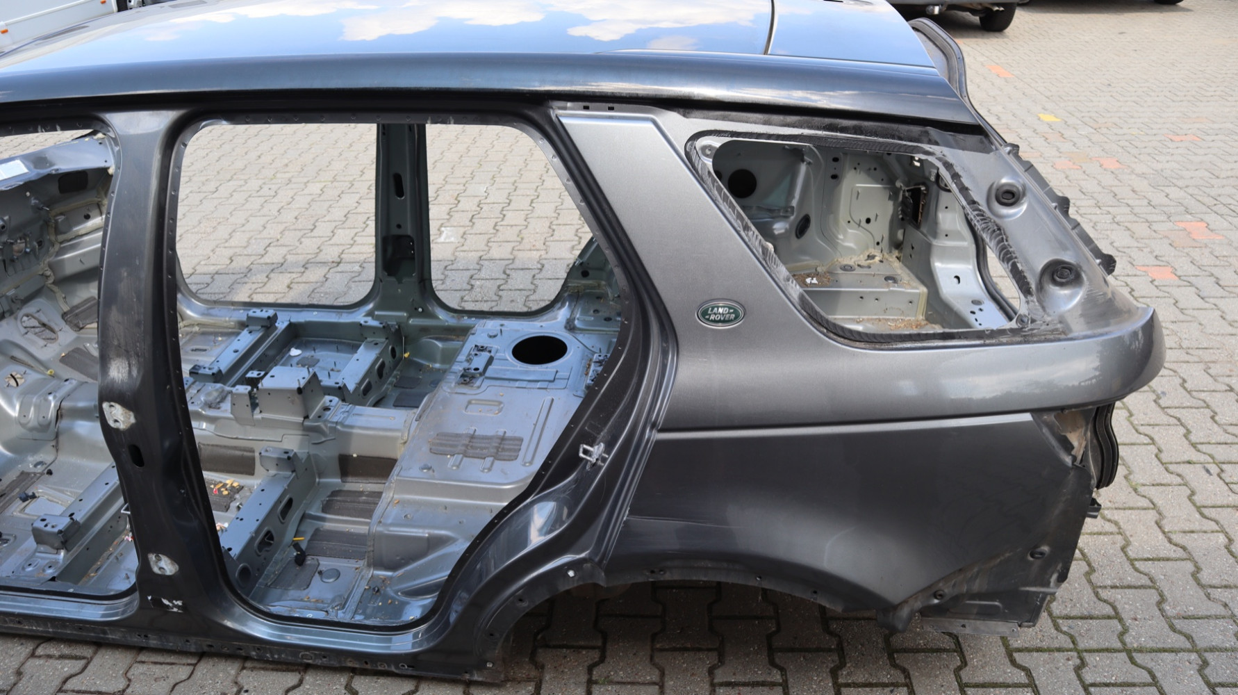 LAND ROVER DISCOVERY SPORT L550 ĆWIARTKA BŁOTNIK LEWA TYŁ LRC 873