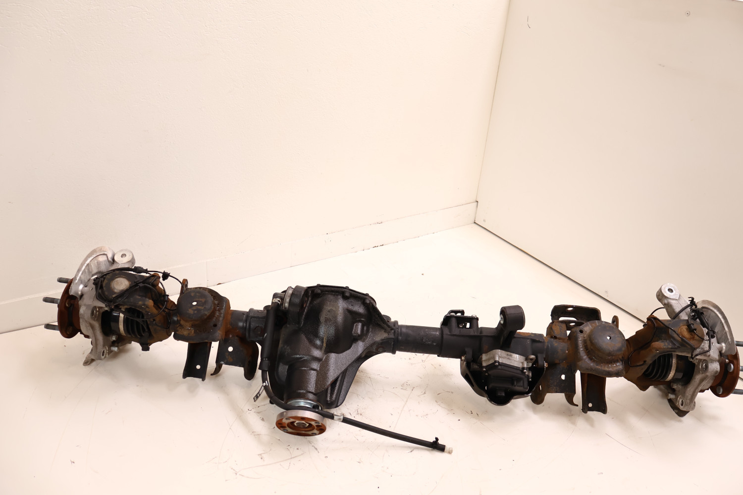JEEP WRANGLER JL 2.2 MTJ 18- RUBICON ZAWIESZENIE MOST DYFER PRZÓD P68294369AH