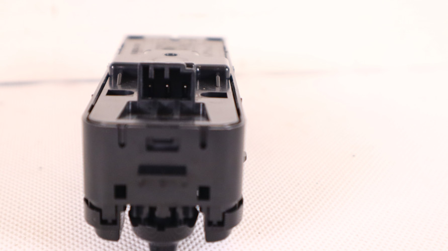 VOLVO XC90 II PRZEŁĄNIK PANEL SZYB LEWY