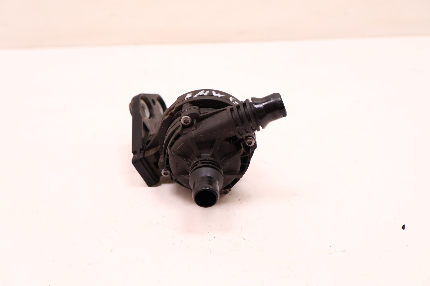 BMW 3 G20 G21 DODATKOWA POMPA WODY 8474820