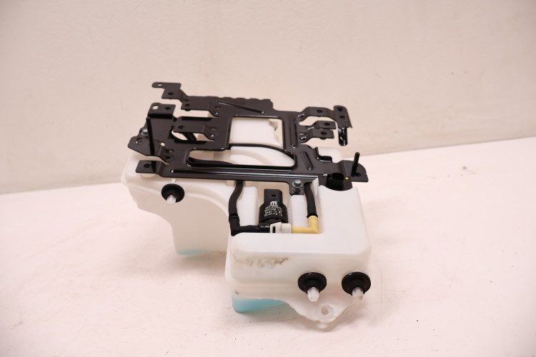 JEEP WRANGLER JL 18- ZBIORNICZEK SPRYSKIWACZY 68293018, 68293019, 68394941, 68310928