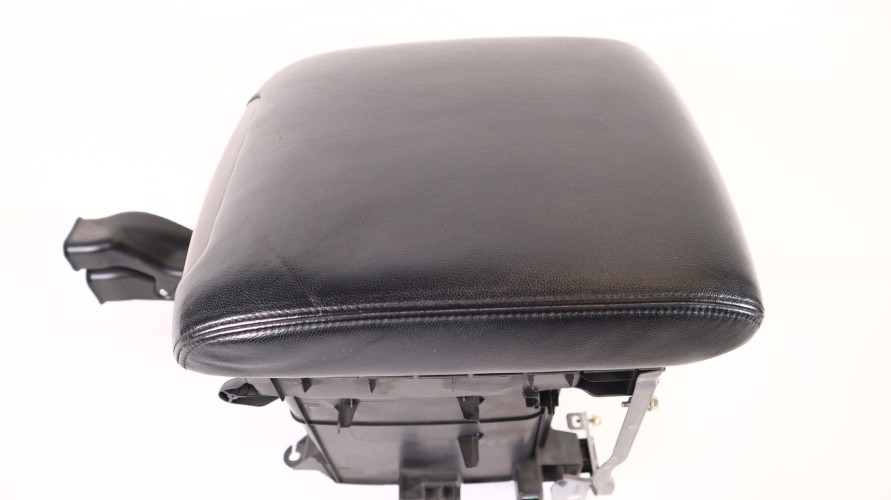 TOYOTA LAND CRUISER 200 12-16 PODŁOKIETNIK 58811-60230