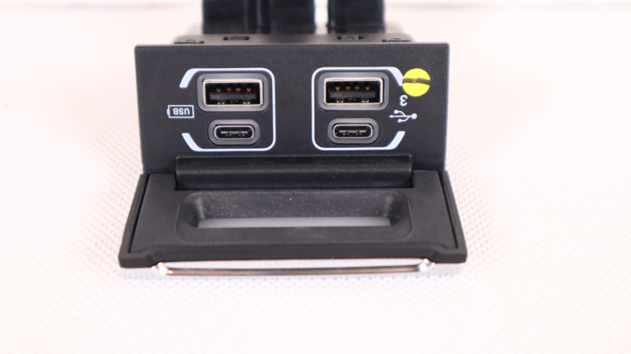 JEEP CHEROKEE KL GNIAZDO USB USB C 68271567AB