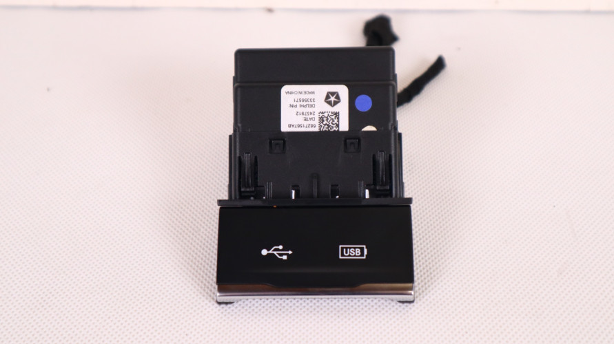 JEEP CHEROKEE KL GNIAZDO USB USB C 68271567AB