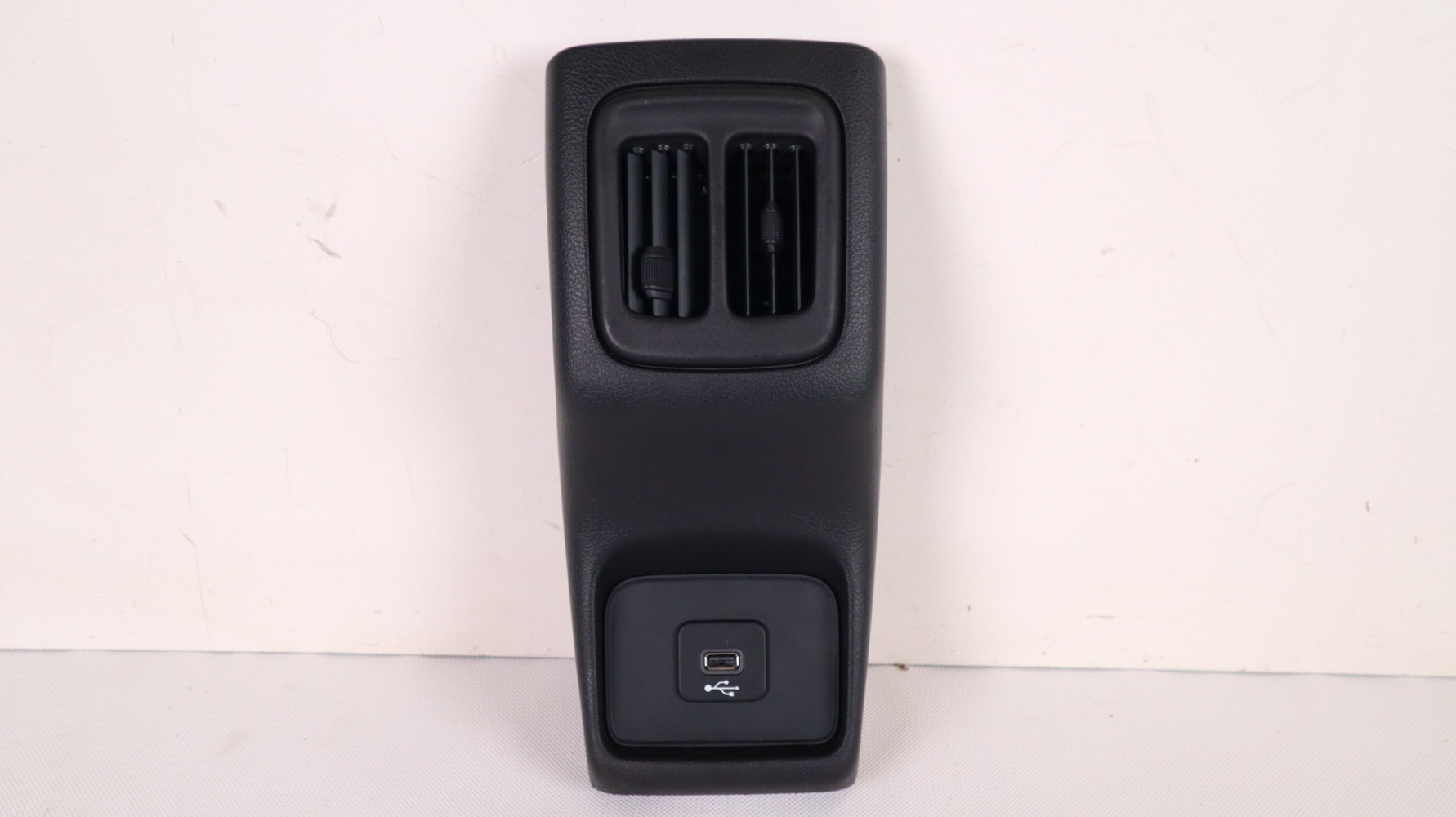 JEEP COMPASS II 17- KRATKA NAWIEWU GNIAZDO USB