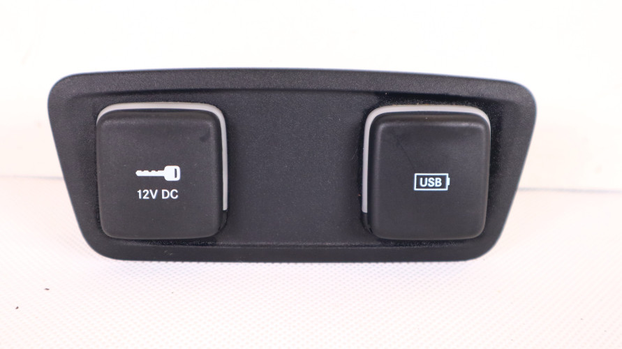 CHRYSLER PACIFICA II PANEL USB 68229847AA, 75926B02
