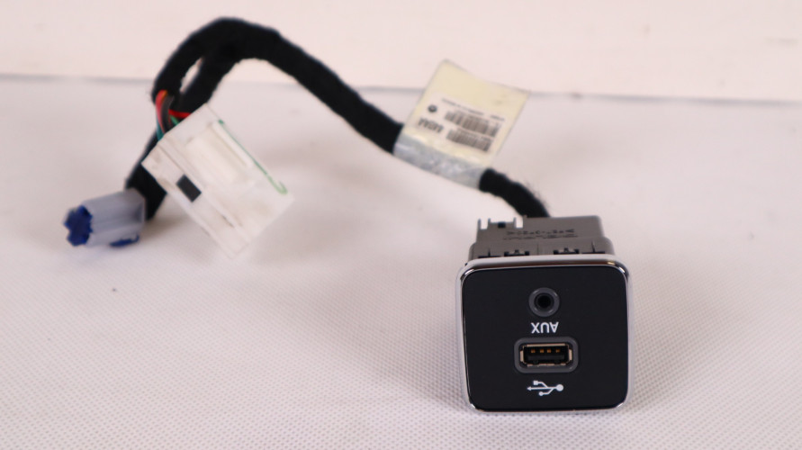 JEEP COMPASS II 17- PANEL USB AUX 53223309, P68410440AA