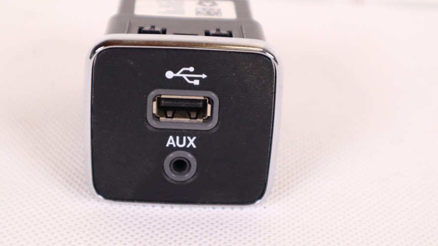 JEEP COMPASS II 17- PANEL USB AUX 63209369