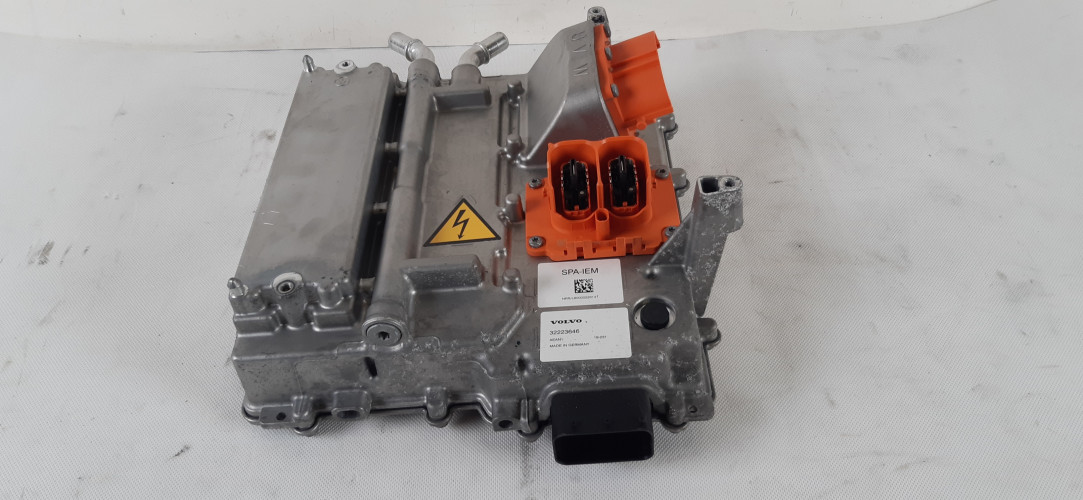 VOLVO XC60 II 2.0 T8 INWENTER KONWENTER FALOWNIK PRZETWORNICA 32223646