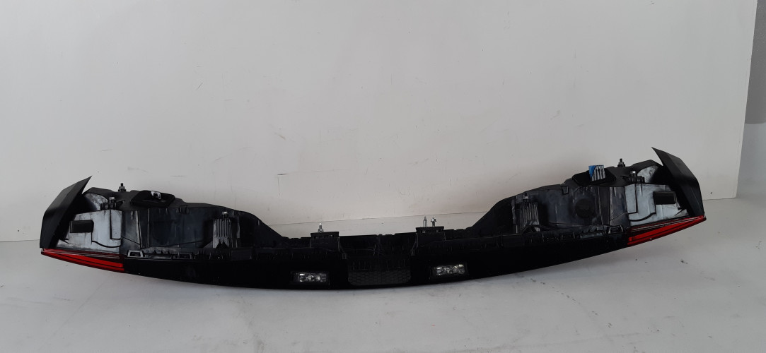 AUDI Q8 LAMPY TYŁ LED 4M8.945.095.P
