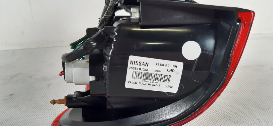 NISSAN NV200 LAMPA LEWA TYŁ 26550BJ00A