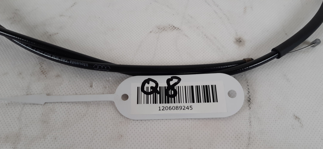 AUDI Q8 CIĘGNO LINKA MASKI 4M8823535F