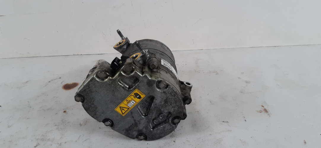 VOLVO XC60 II 2.0 T8 SPRĘŻARKA KLIMATYZACJI 32260523