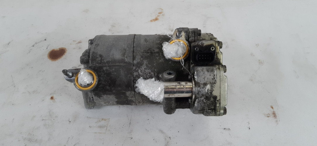 VOLVO XC60 II 2.0 T8 SPRĘŻARKA KLIMATYZACJI 32260523