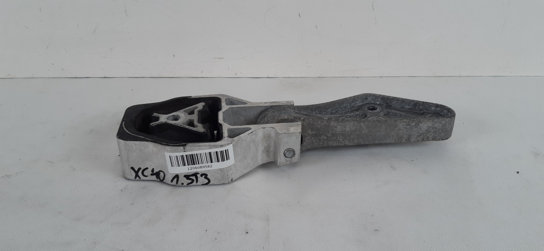 VOLVO XC40 1.5 T3 ŁAPA PODUSZKA SKRZYNI BIEGÓW 32137259