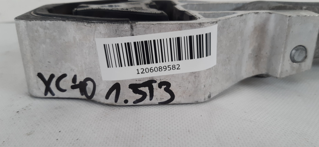 VOLVO XC40 1.5 T3 ŁAPA PODUSZKA SKRZYNI BIEGÓW 32137259