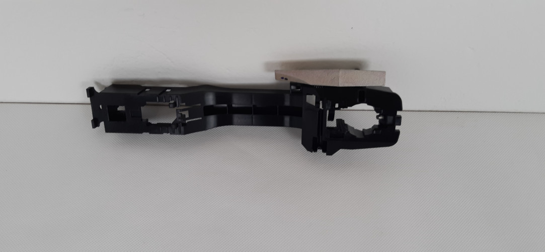 NISSAN JUKE F16 MOCOWANIE KLAMKI DRZWI LEWY PRZÓD 80611-4CE0A