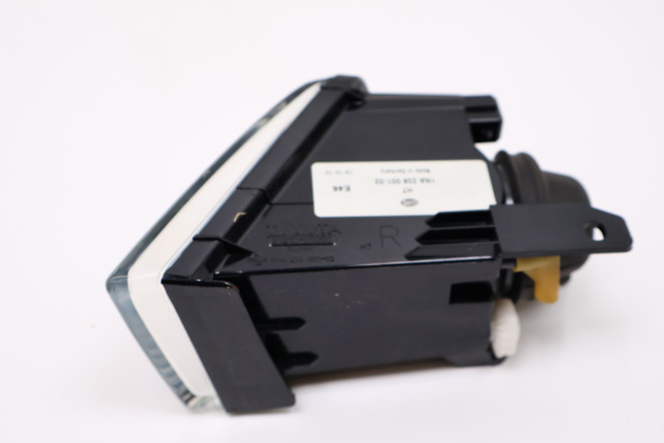 TOYOTA AVENSIS I HALOGEN PRAWY PRZÓD 1NA238001-02