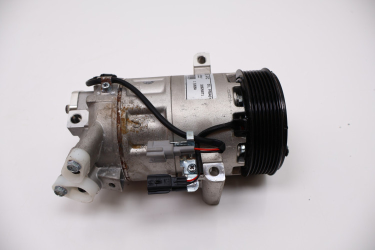 NISSAN RENAULT SPRĘŻARKA KLIMATYZACJI 1.5353A