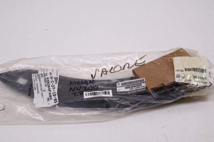 NISSAN NV200 LISTWA BŁOTNIKA PRAWA TYŁ 93820-4FA0A