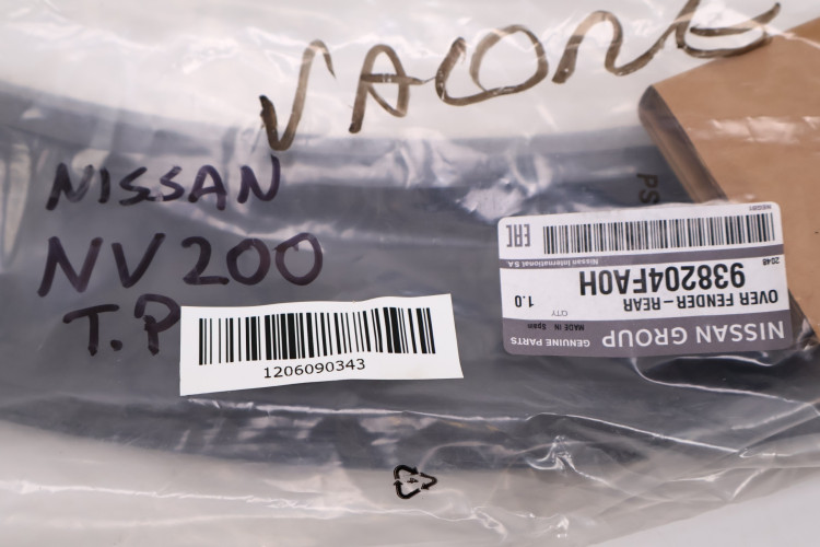 NISSAN NV200 LISTWA BŁOTNIKA PRAWA TYŁ 93820-4FA0A