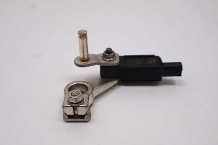 FIAT 500E KLEMA MINUSOWA BEZPIECZNIK AKUMULATORA 52139571