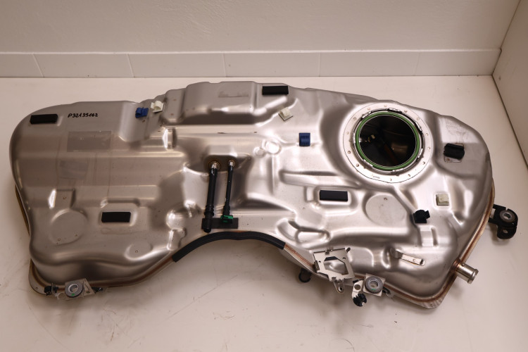 VOLVO V60 II 2.0 T6 PLUG IN HYBRID ZBIORNIK PALIWA 32139162