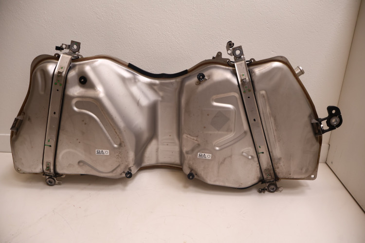 VOLVO V60 II 2.0 T6 PLUG IN HYBRID ZBIORNIK PALIWA 32139162