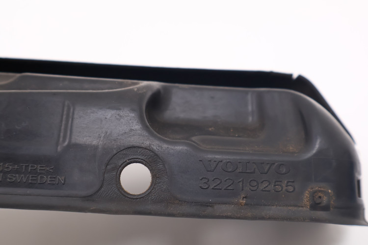 VOLVO V60 II OSŁONA WLOTU POWIETRZA PODSZYBIA 32219255
