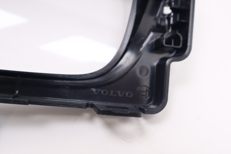 VOLVO V60 II OBUDOWA LICZNIKA 8613011272