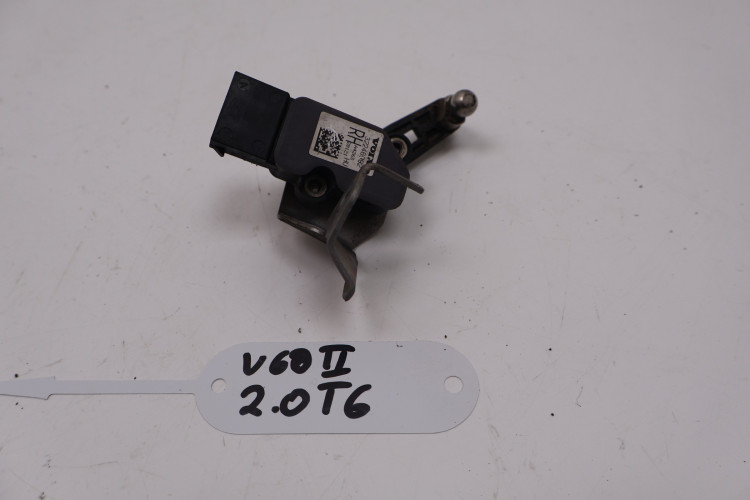 VOLVO V60 II 2.0 T6 PLUG IN HYBRID CZUJNIK POZIOMOWANIA ŚWIATEŁ PRAWY PRZÓD 31406563, 32246992