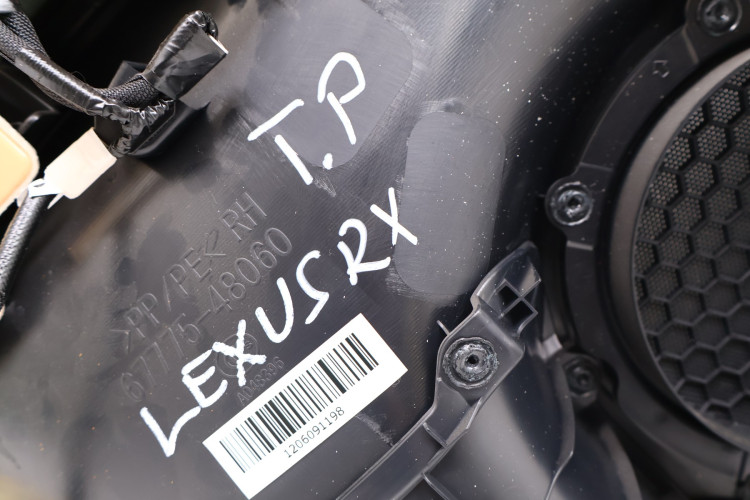 LEXUS RX IV BOCZEK DRZWI PRAWY TYŁ 67775-48060