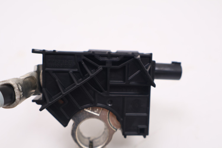LEXUS RX IV 450H KLEMA MINUSOWA 82284-48060