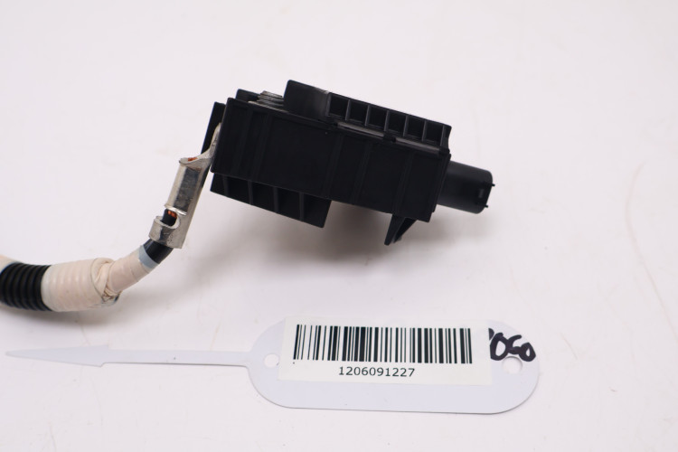LEXUS RX IV 450H KLEMA MINUSOWA 82284-48060