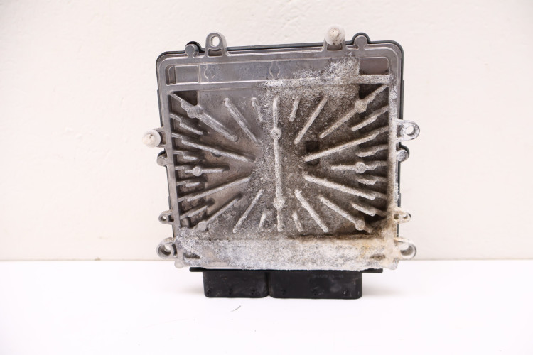 VOLVO V50 KOMPUTER SILNIKA D5244T 31272463