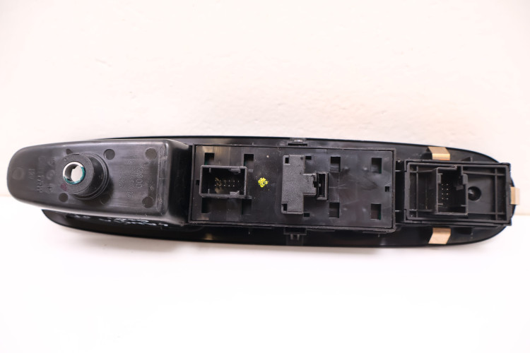 LANCIA YPSILON PRZEŁĄCZNIK PANEL SZYB LEWY PRZÓD 735531346