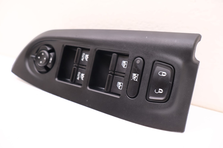 FIAT 500X PRZEŁĄCZNIK PANEL SZYB LEWY PRZÓD '07357704640