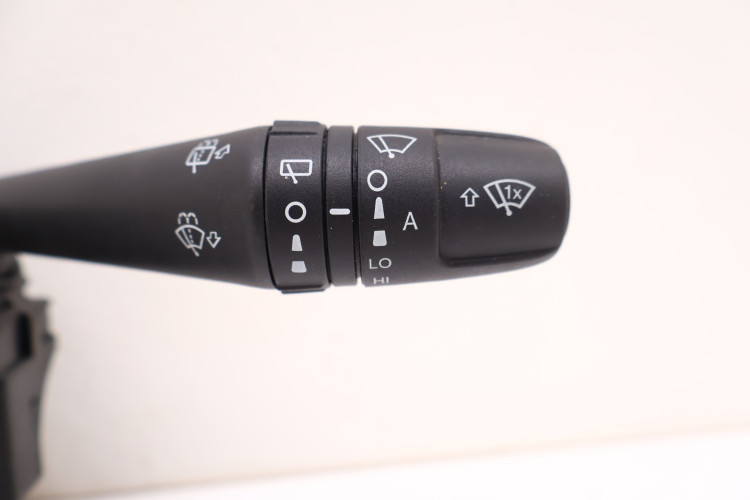 FIAT 500L PRZEŁĄCZNIK ZESPOLONY 735751668