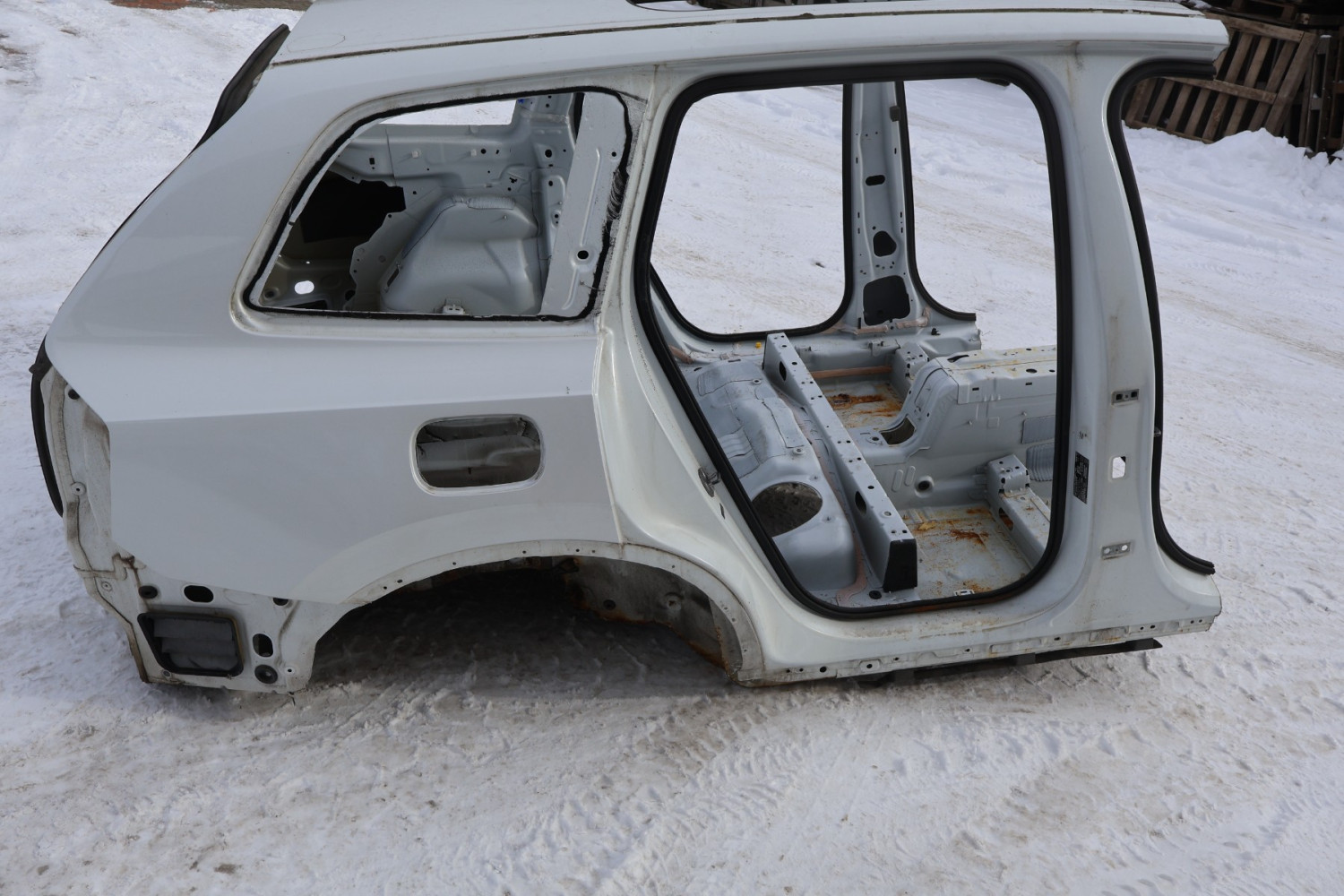VOLVO XC90 II ĆWIARTKA BŁOTNIK PRAWA TYŁ
