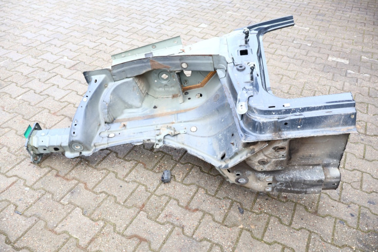VOLVO XC60 I LIFT ĆWIARTKA LEWA PRZÓD 492-46