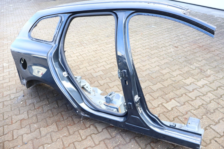 VOLVO XC60 I LIFT ĆWIARTKA BŁOTNIK PRAWA TYŁ 492-46