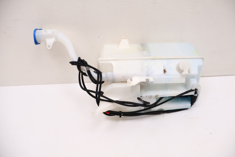 VOLVO XC60 I LIFT ZBIORNICZEK SPRYSKIWACZY 30753424, 30753425